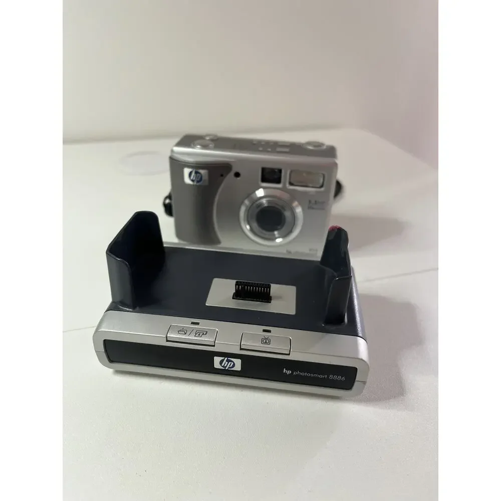 HP Photosmart 8886 Camera 5.3MP 21x Zoom Tested Docking Station Strap